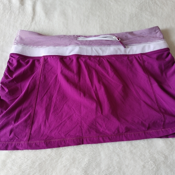 Lululemon skort - Picture 2 of 5